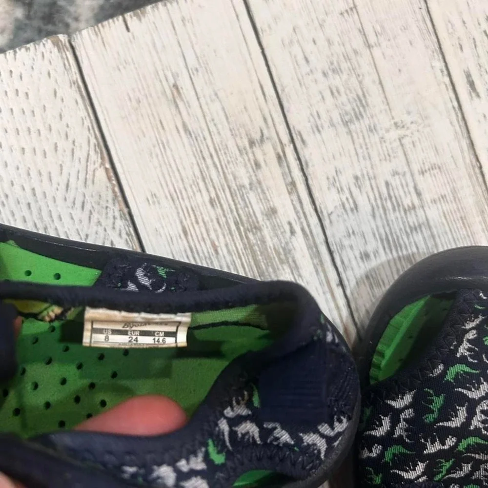 Oshgosh size 8 Dinosaur water shoes‎ toddler swim summer